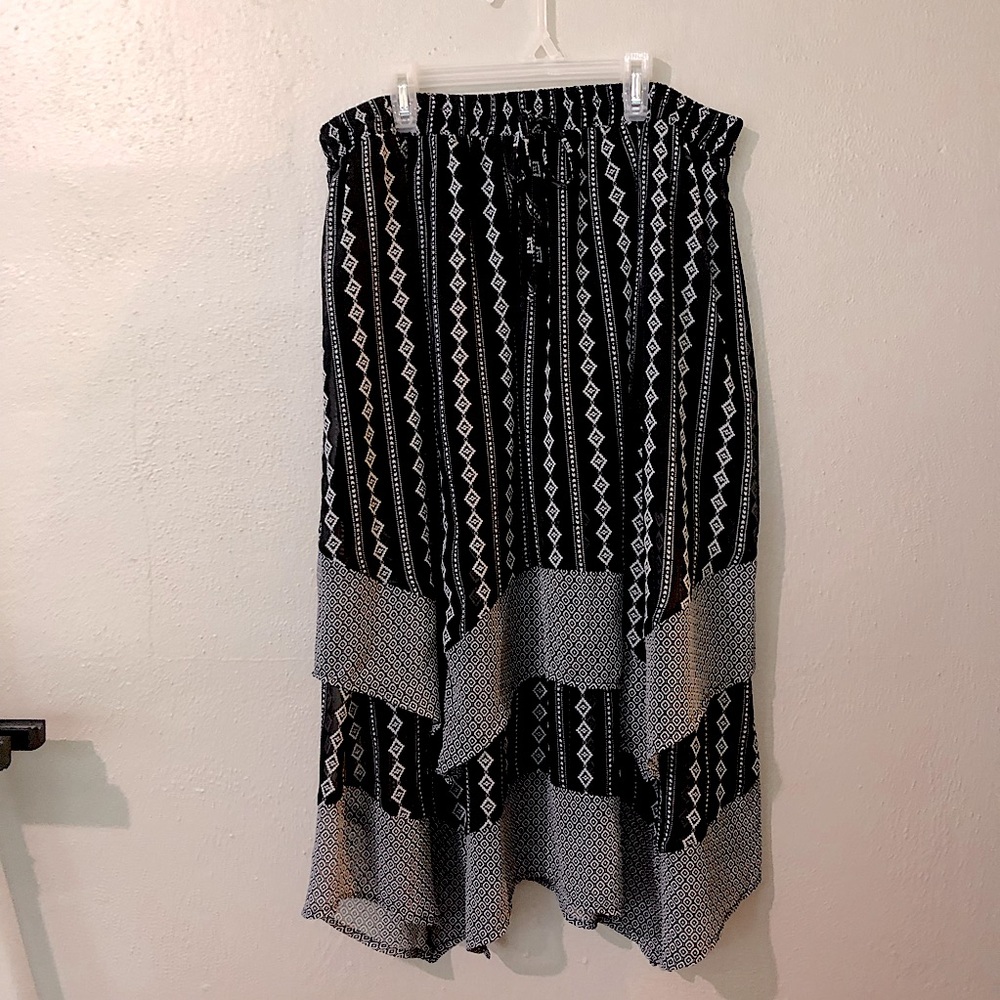 Cato black and white midi skirt | size L